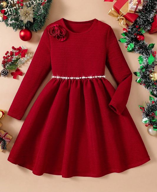 VESTIDO ROJO CON FLOR Y FAJA PERLITAS