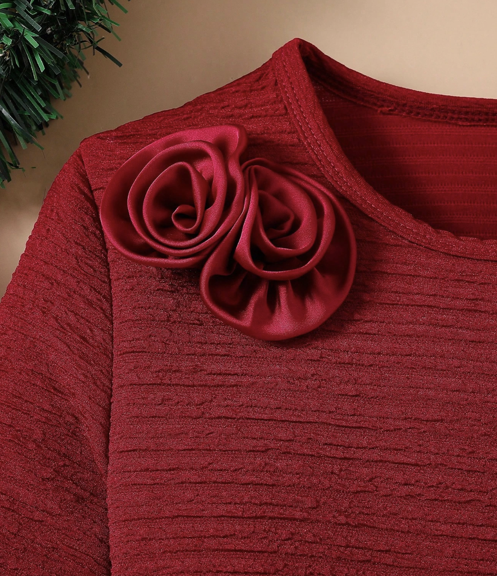 VESTIDO ROJO CON FLOR Y FAJA PERLITAS