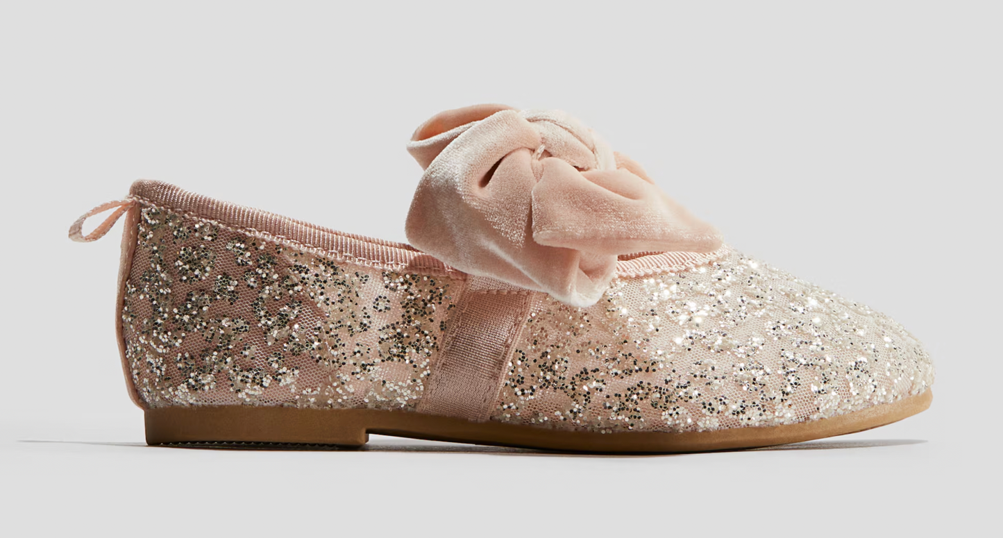 Flats rosa viejo con chongo pequeño