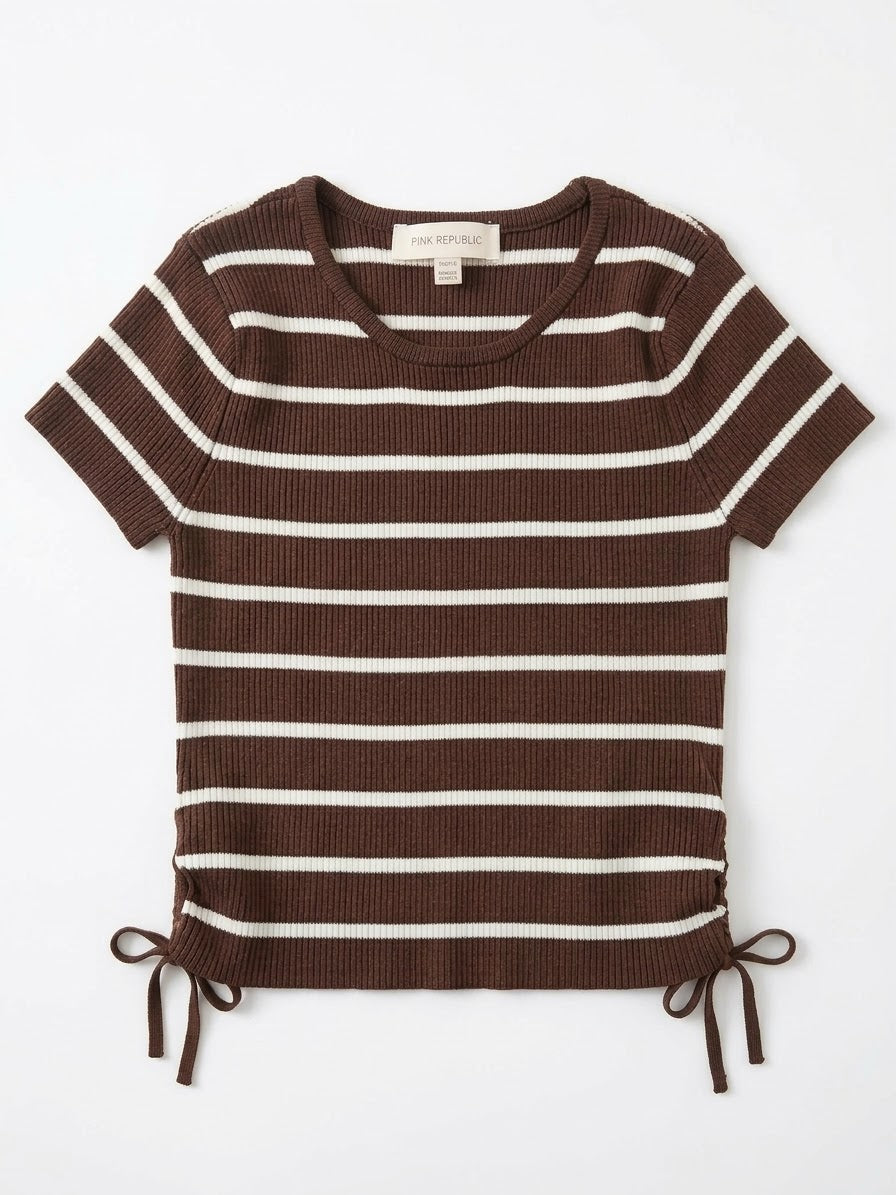 BLUSA CAFÉ CON LINEAS