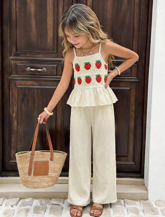 CONJUNTO BEIGE CON FRESAS