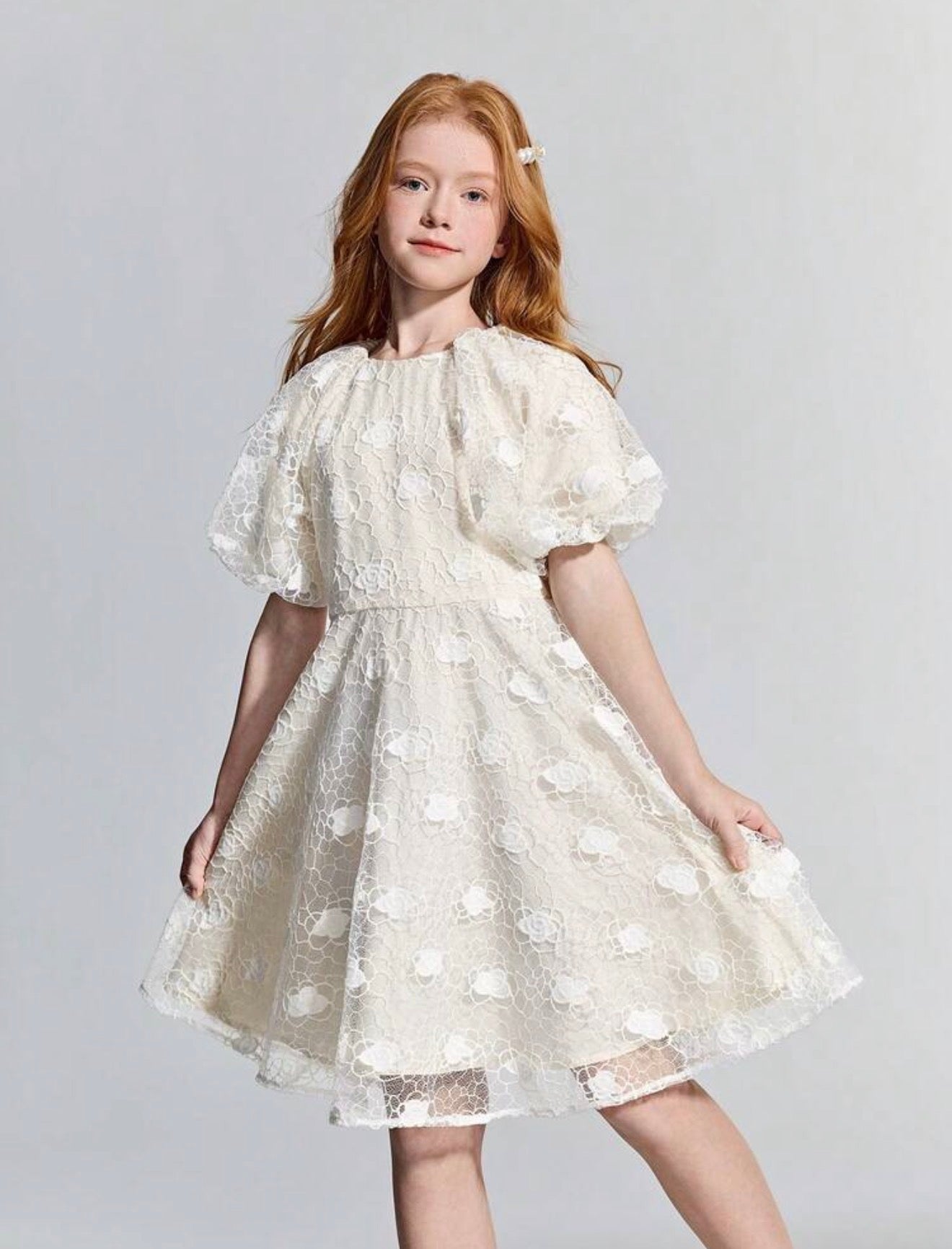 VESTIDO BEIGE FLORES BORDADAS