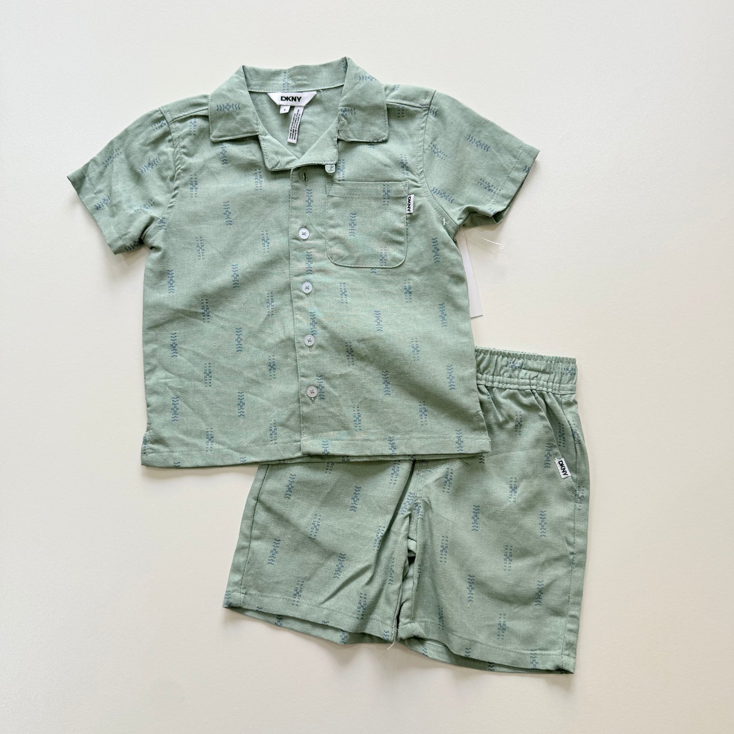 Conjunto DKNY verde lino