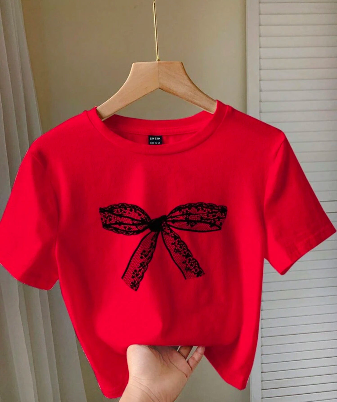 Blusa roja Chongo encaje