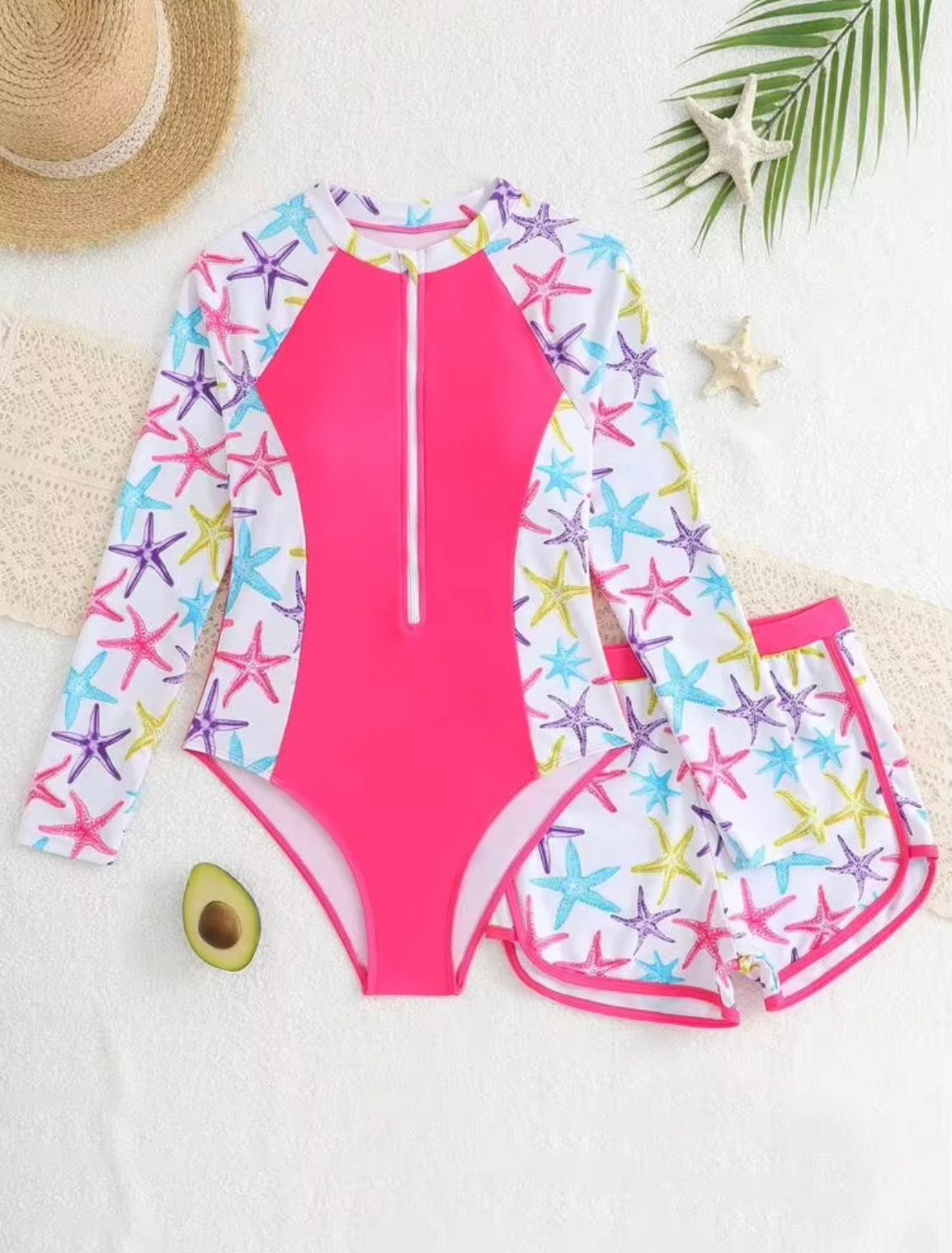 TRAJE DE BAÑO ROSA CON ESTRELLAS DE MAR