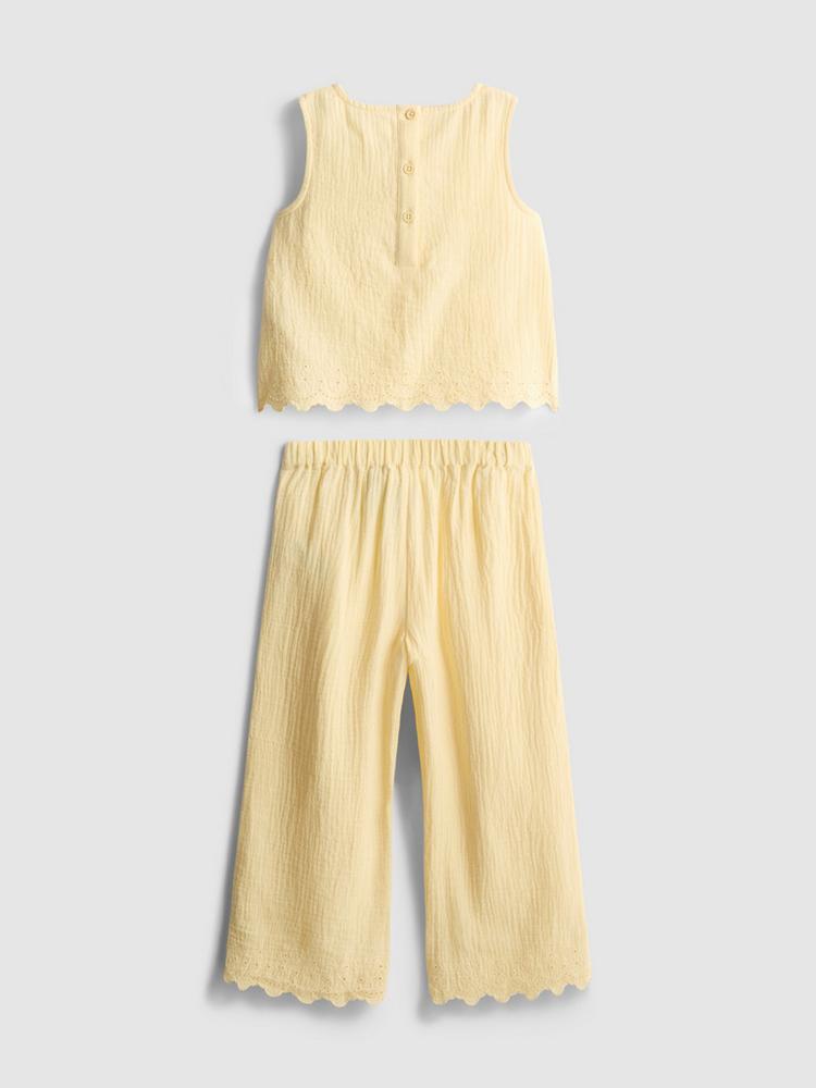CONJUNTO AMARILLO DE BLUSA SIN MANGAS Y PANTALÓN
