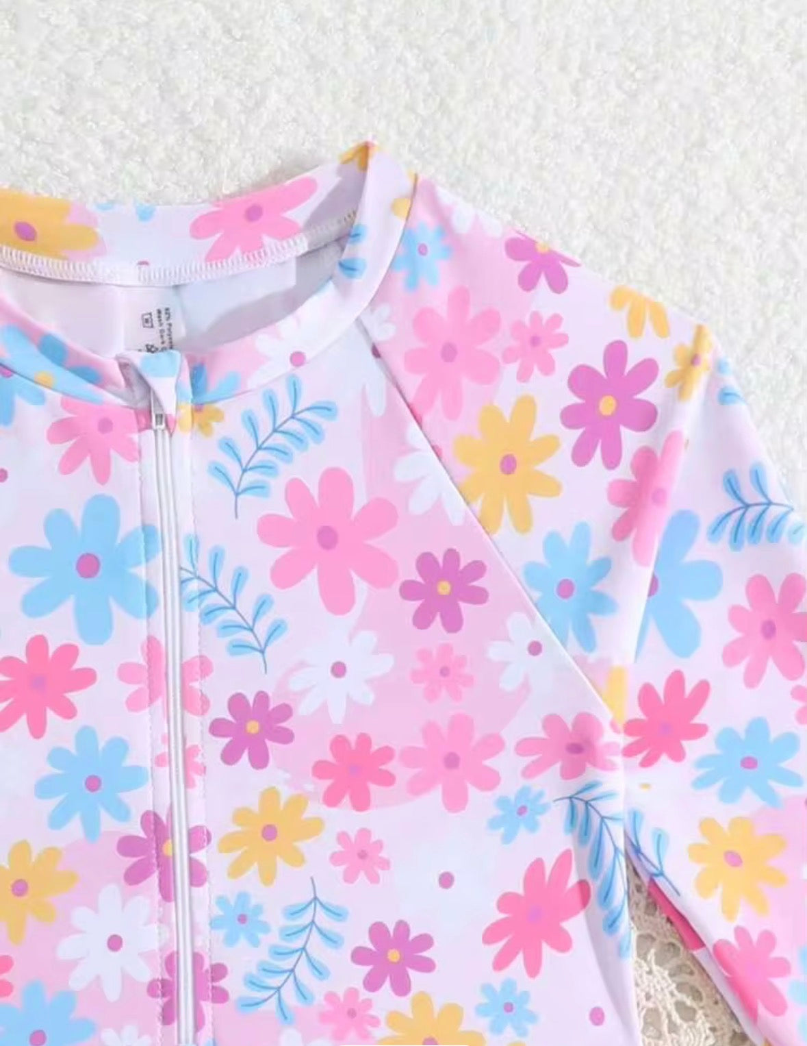 TRAJE DE BAÑO ROSA MANGA LARGA FLOREADO