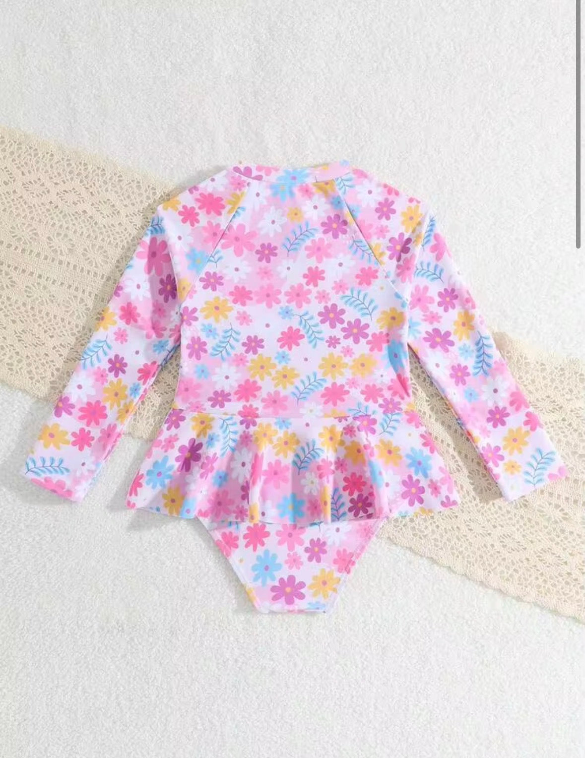 TRAJE DE BAÑO ROSA MANGA LARGA FLOREADO