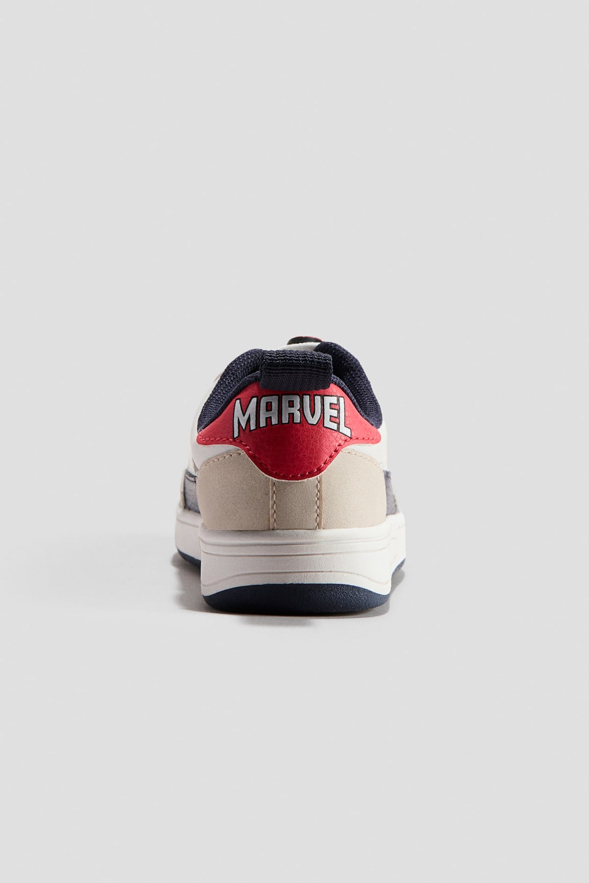 TENIS BLANCOS MARVEL