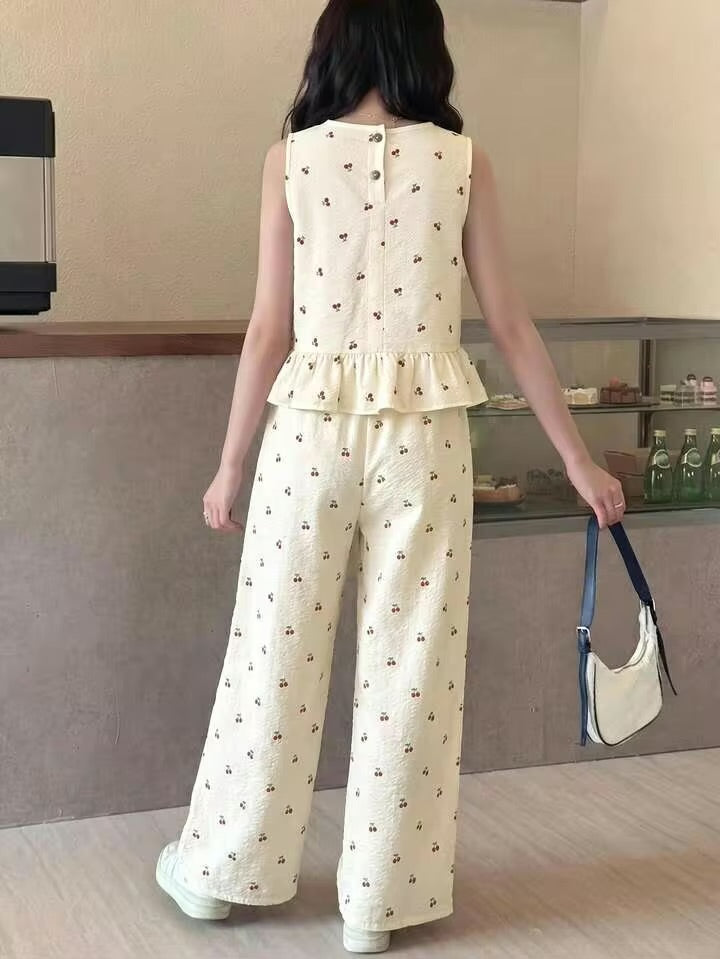 CONJUNTO BEIGE ESTAMPADO CEREZAS