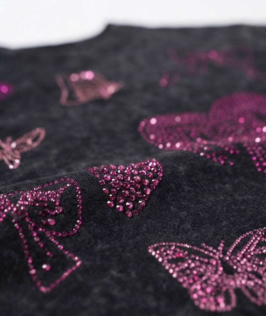 CAMISETA NEGRA CON PIEDRITAS