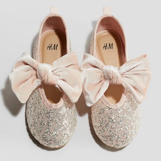 Flats rosa viejo con chongo pequeño