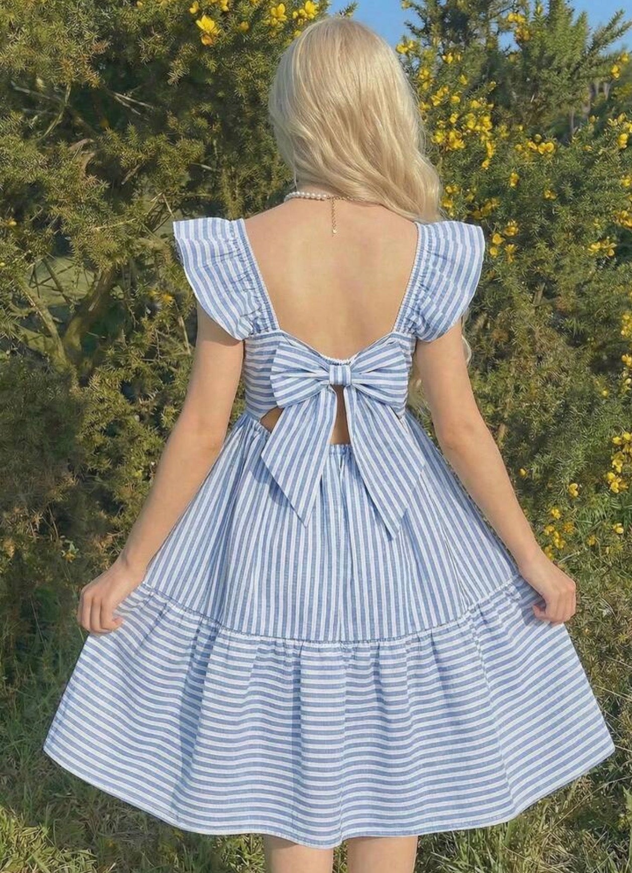 VESTIDO CELESTE RAYADO CHONGO ESPALDA