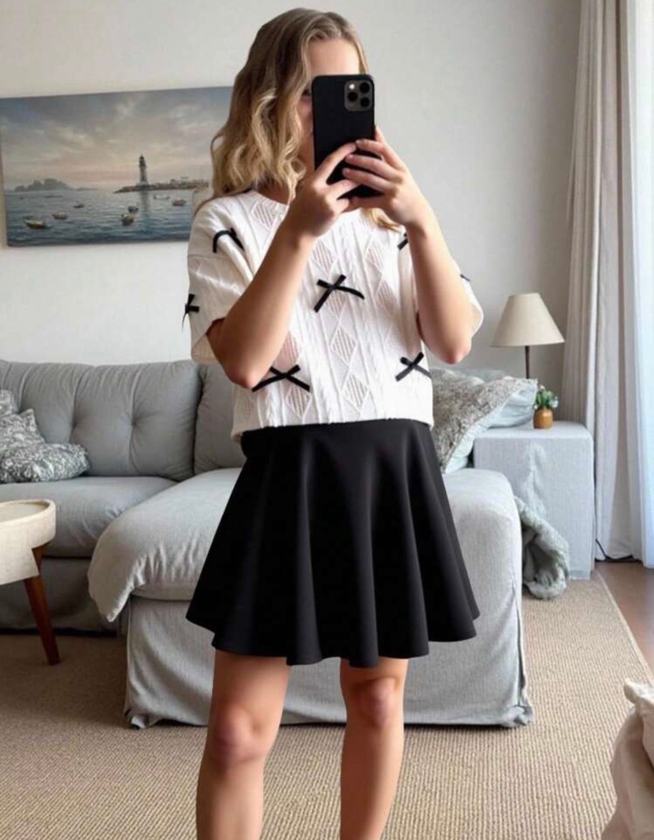 CONJUNTO FALDA NEGRA Y CAMISA BEIGE CHONGOS
