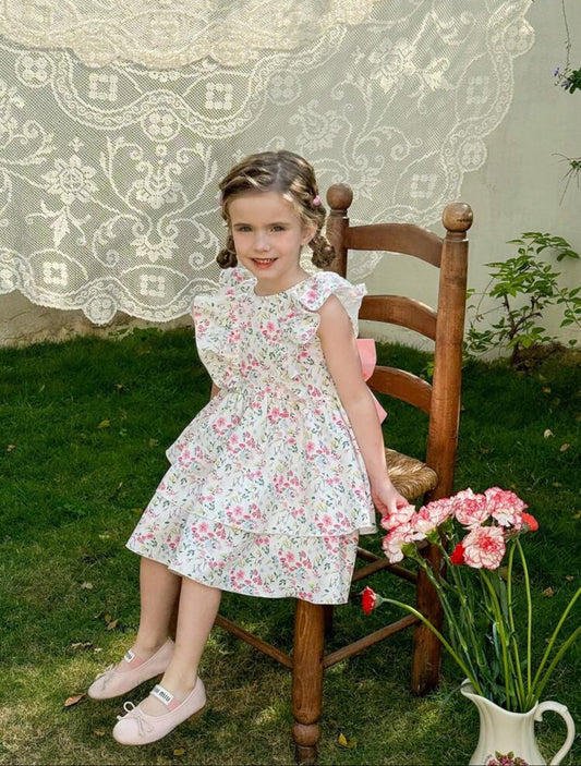 Vestido flores  con chongo en la espalda