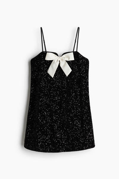 Vestido De Lentejuelas Con Chongo Blanco