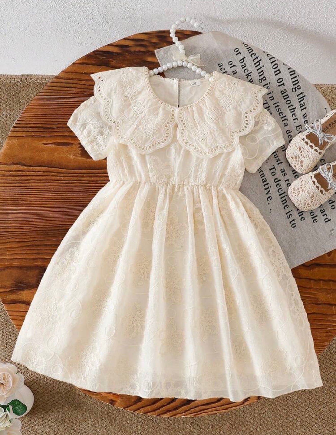 VESTIDO ENCAJE BEIGE CUELLO PETER PAN