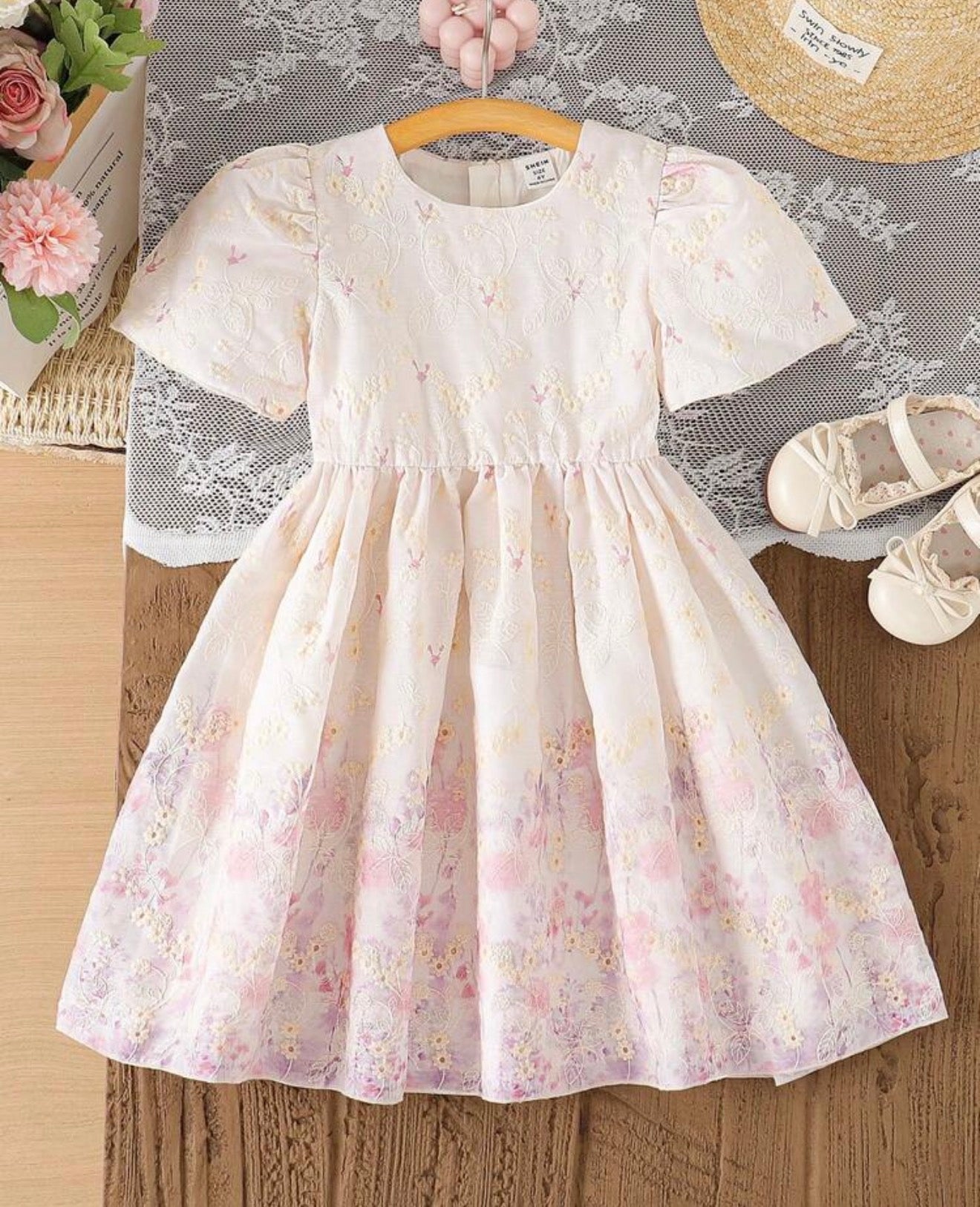 VESTIDO ENCAJE FLORAL COLORES PASTEL