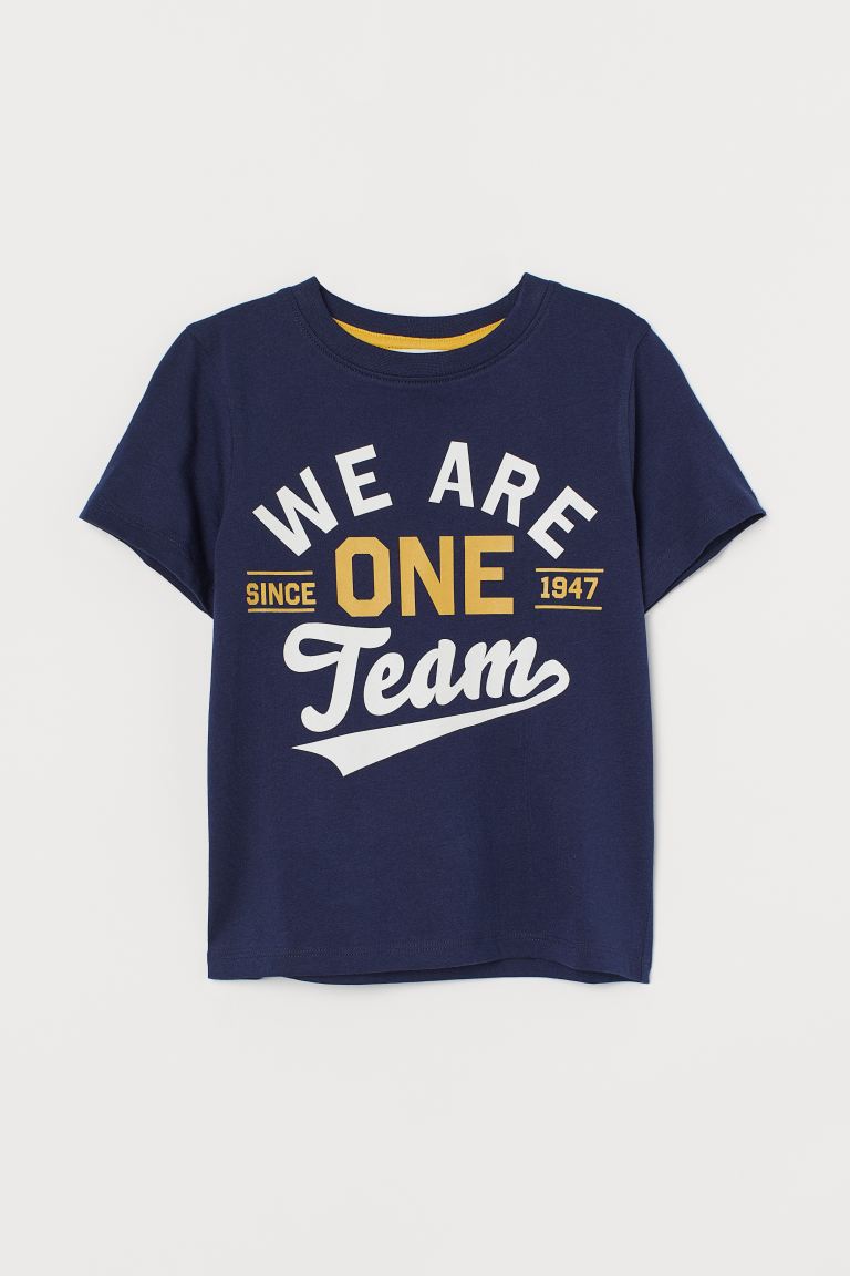 Camiseta 'We are one team'