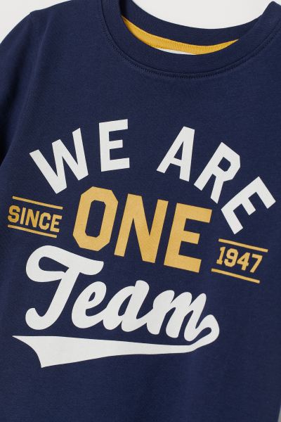 Camiseta 'We are one team'