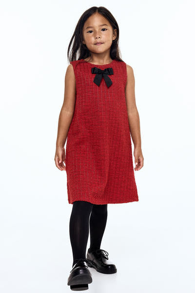 Vestido Tweed rojo con chongo negro